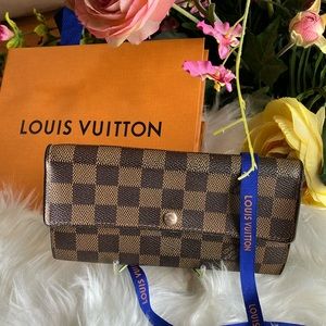 LOUIS VUITTON long snap wallet. EUC